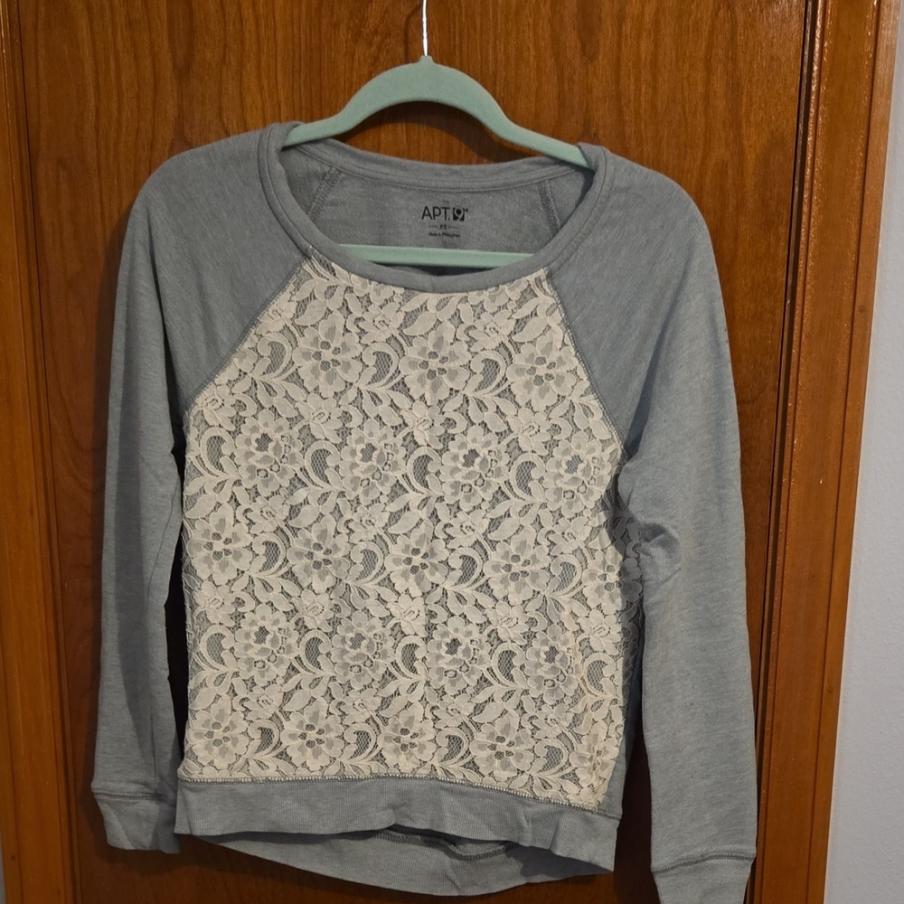 Apt. 9 Gray and Cream Lace Sweatshirt